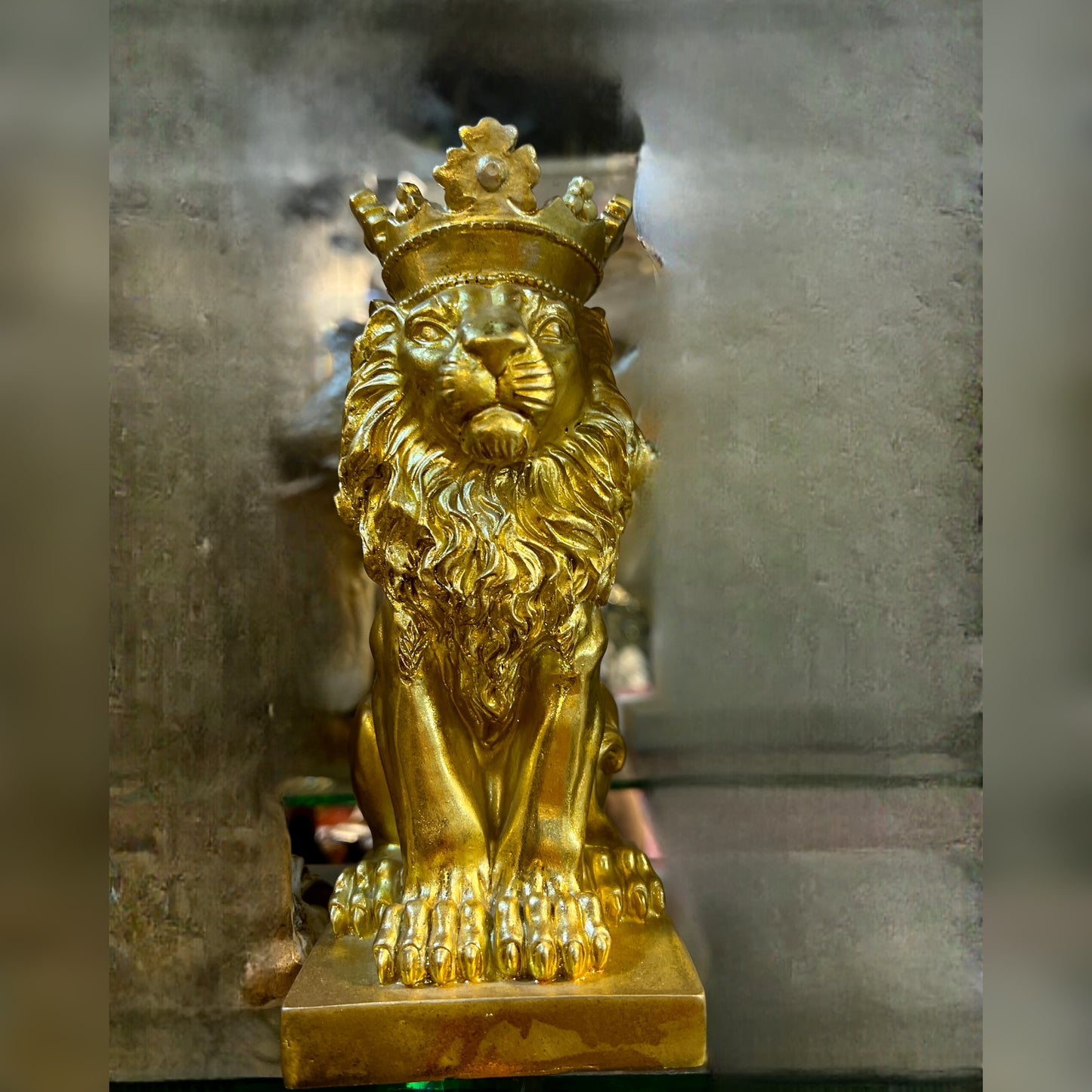 8 Inch Black Resin Lion Statue with Golden Crown – Royal Home Decor & Collectible Figurine