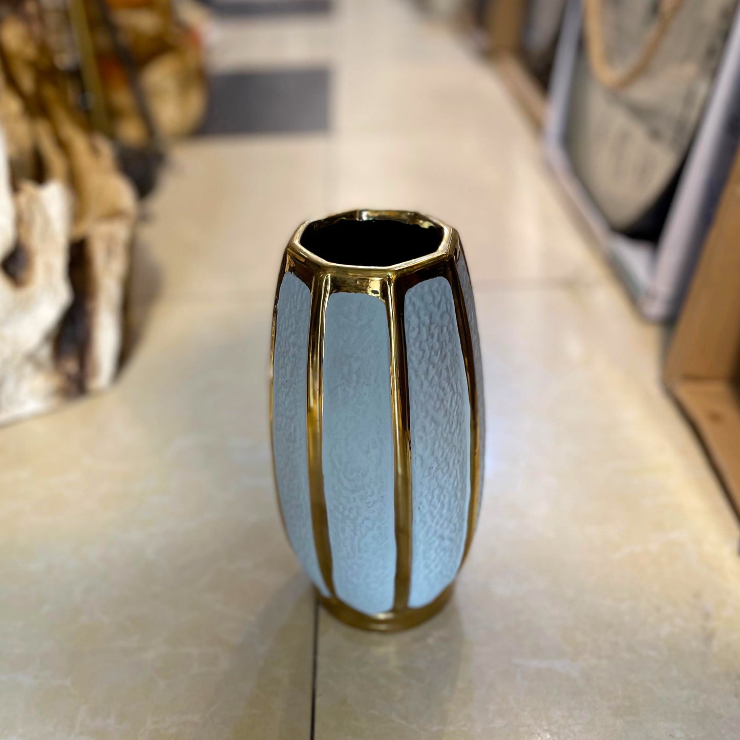 Luxury Ceramic Table Vase – Modern Gold & White Centerpiece, Decorative Flower Vase for Living Room, Bedroom, Office & Farmhouse Décor